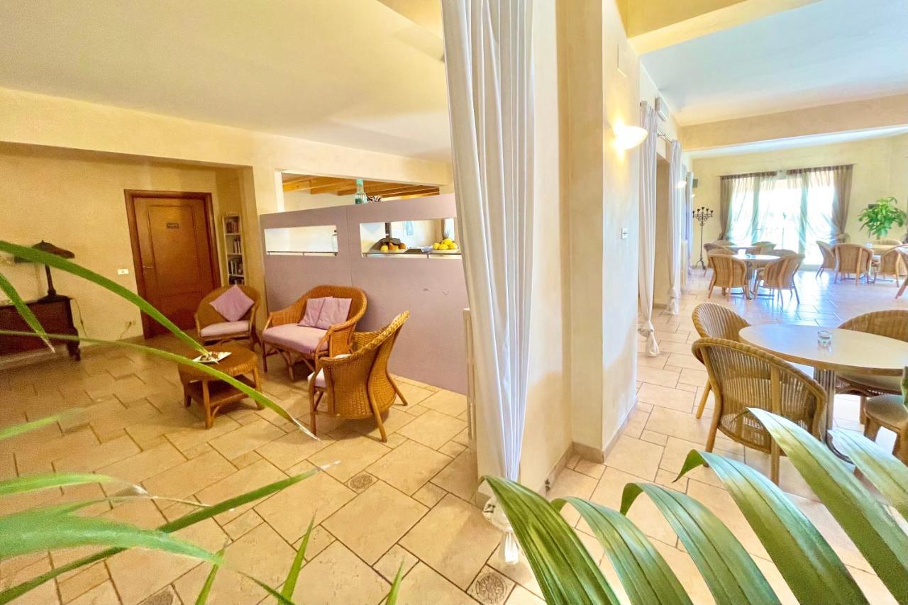 Albergo Vittoria Тосколано-Мадерно Экстерьер фото